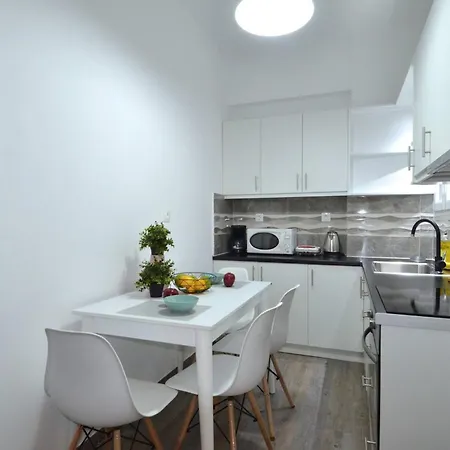 A Spacious Minimal Apatment At Chalandri Apartamento
